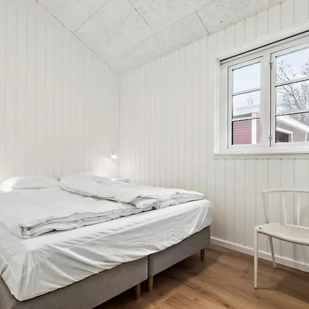 Awesome Home In Glesborg With Sauna *
