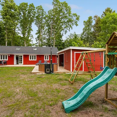 Awesome Home In Glesborg With Sauna Сasa de vacaciones